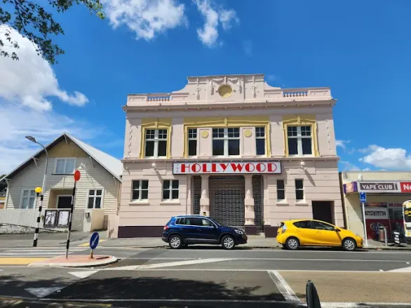 Hollywood Avondale